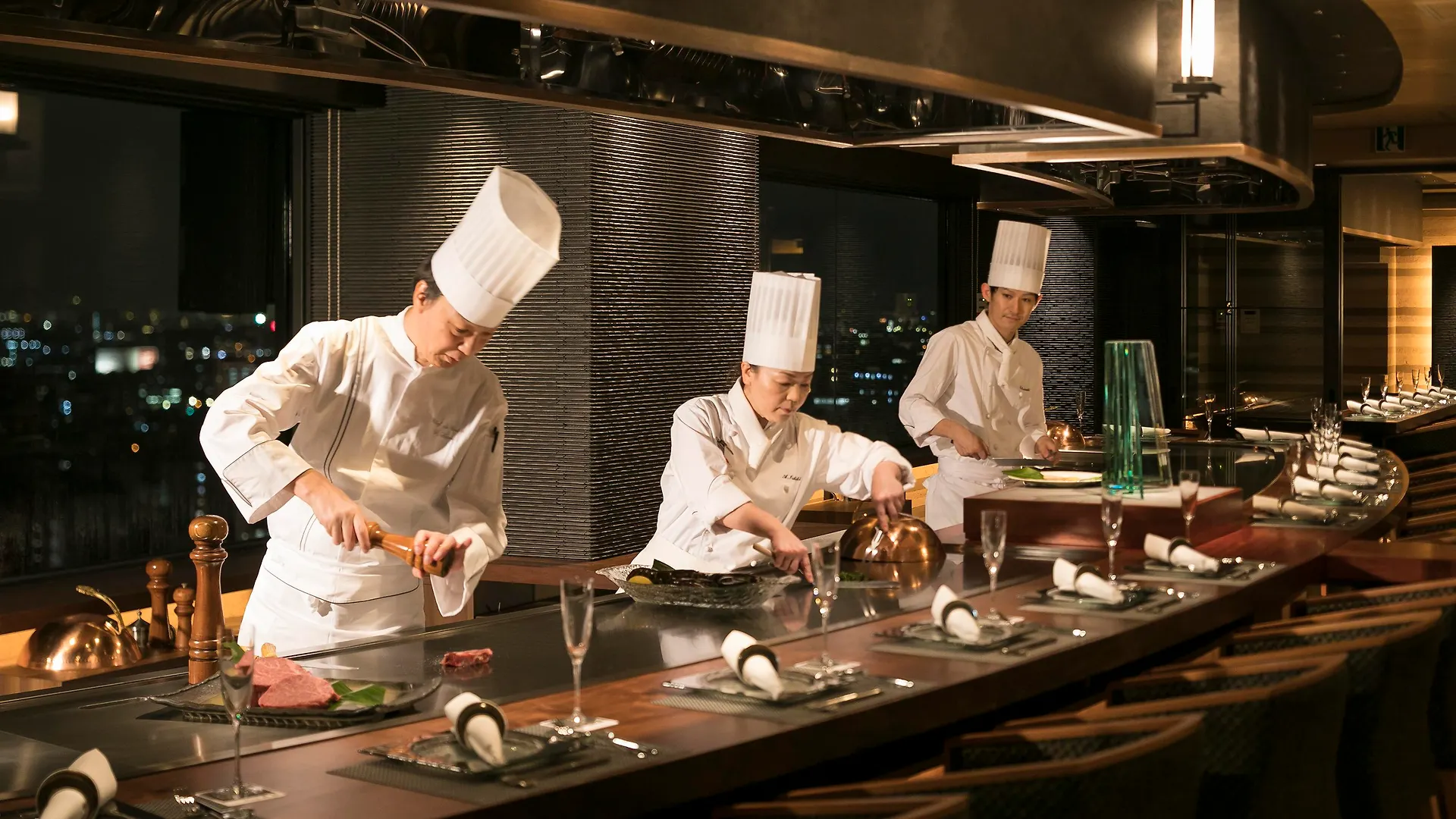 Hotel Plaza Ōsaka