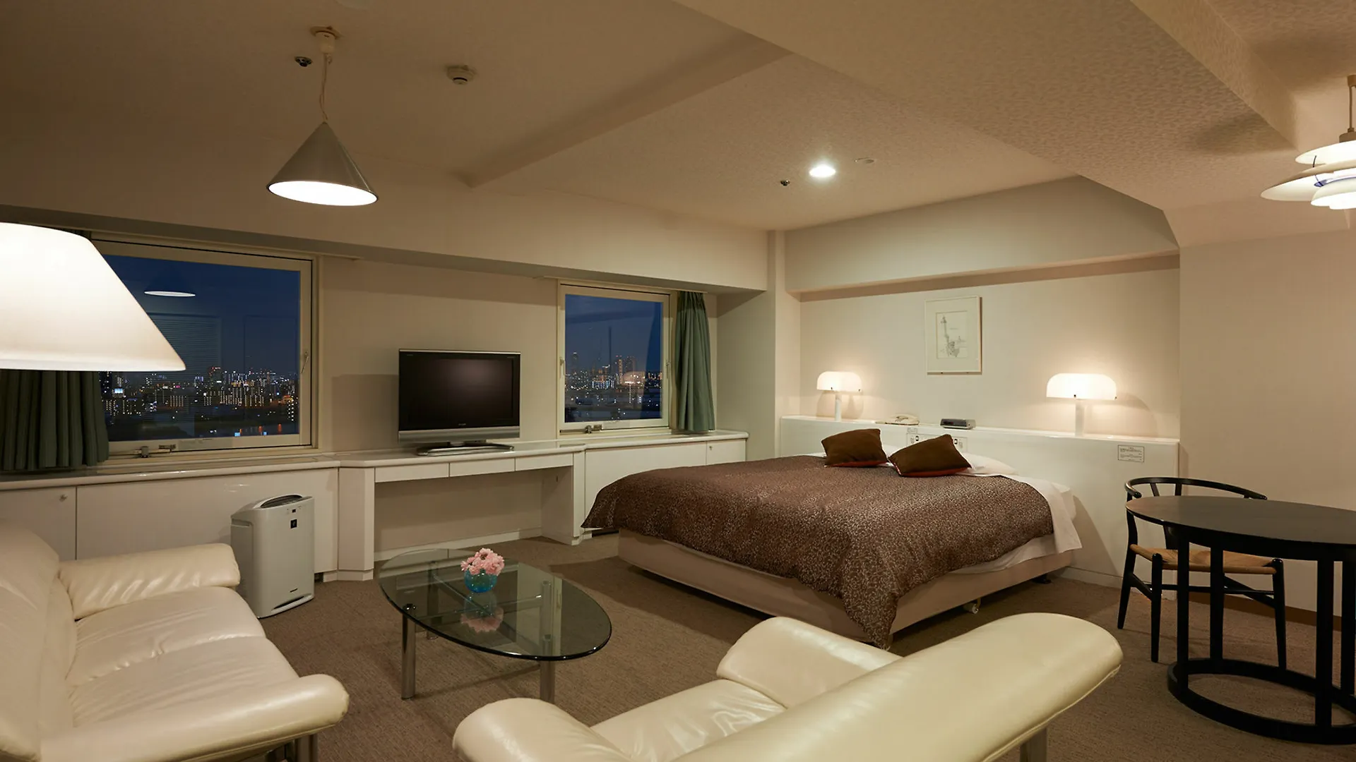 Hotel Plaza Ōsaka 4*,