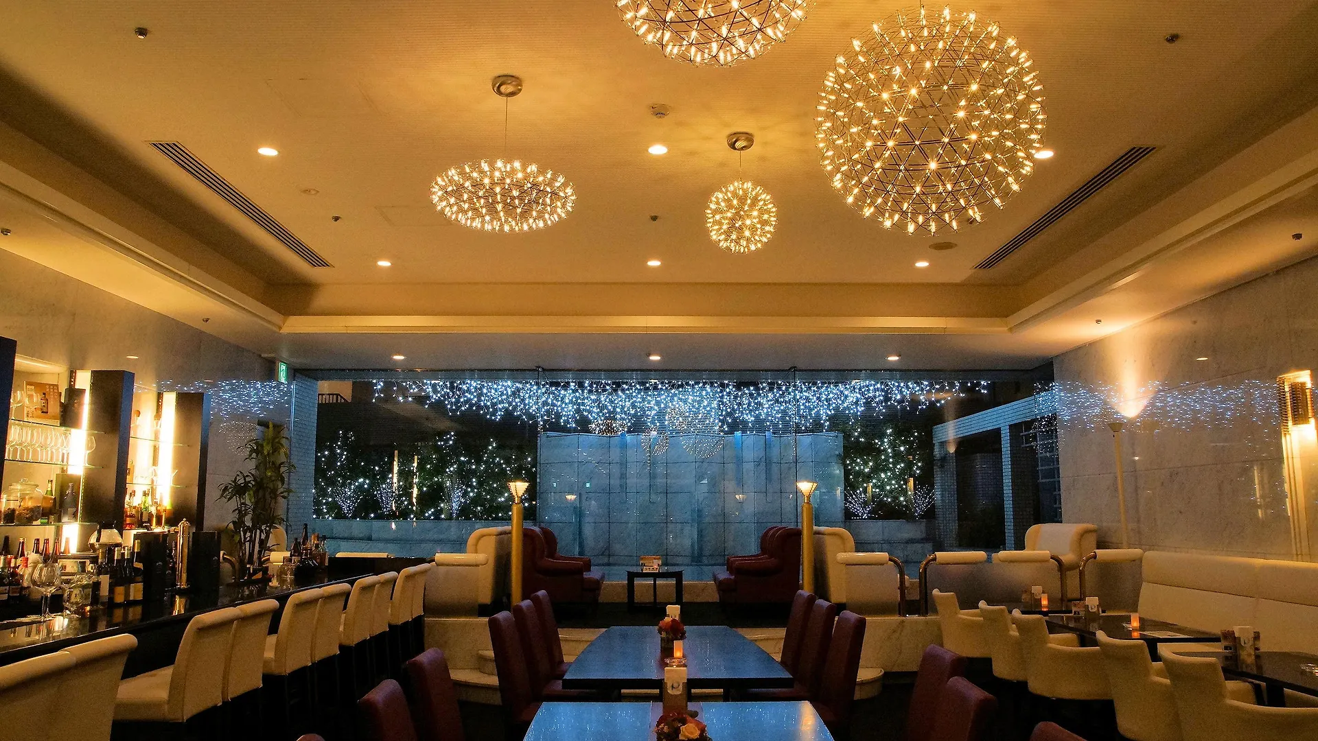 Hotel Plaza Osaka 4*,