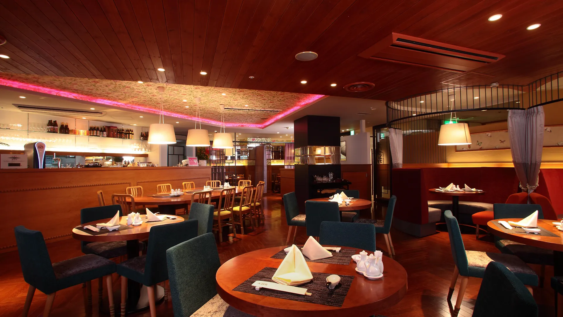 Hotel Plaza Osaka